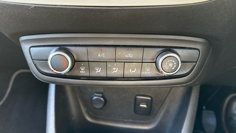 Vauxhall Crossland X 1.2T [110] Griffin 5dr [6 Spd] [Start Stop] Petrol Hatchback